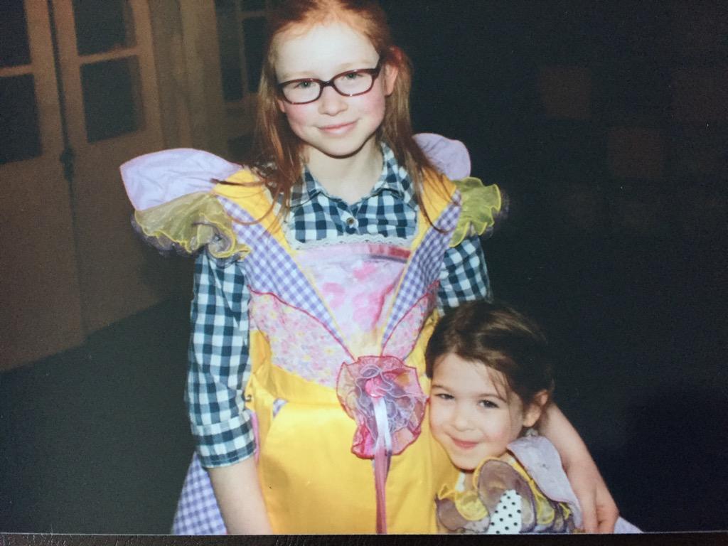 dgpelletier's tweet photo. Le plaisir de ma fille dans l'atelier de #costumes du @mcqorg #favMW #MuseumWeek http://t.co/DB4pfCW8MF