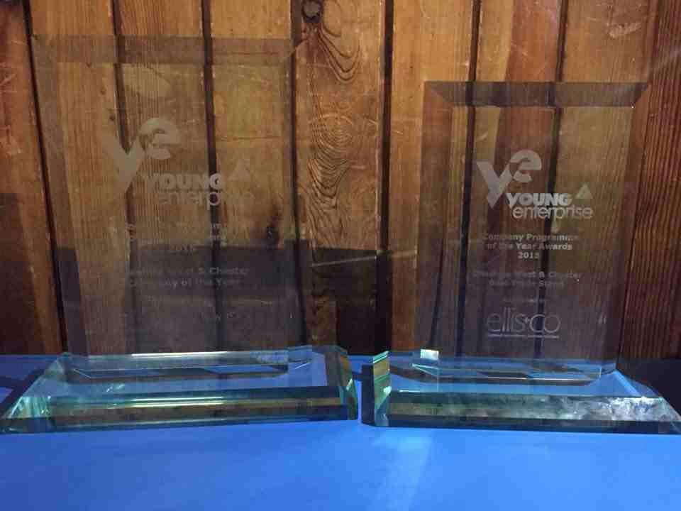 ShopCufflinks's tweet image. Here's a close up of our two beautiful awards, hopeful to win more! #GetCuffed
