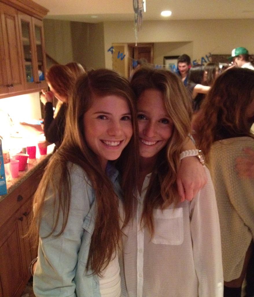 gabbypaul_'s tweet photo. happyyy birthday to this cute girl🎈✨ @abbzy_i http://t.co/n1QUiLboIp