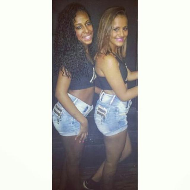 BDasM's tweet photo. Irmãs metralha 👭👏😍🔫 @renatinhamrv222 http://t.co/MoHa1XVSqv
