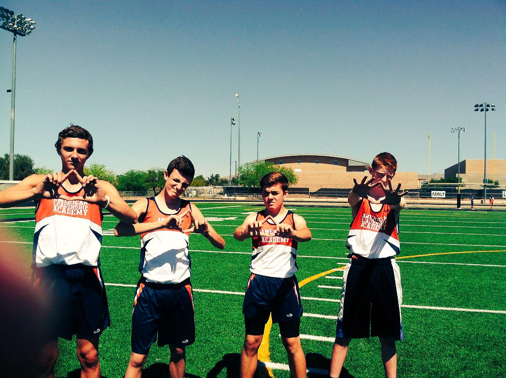 DallinScott's tweet photo. Took first in the 4/1 man relay👌 #gogayla http://t.co/YAxMRzNsOK