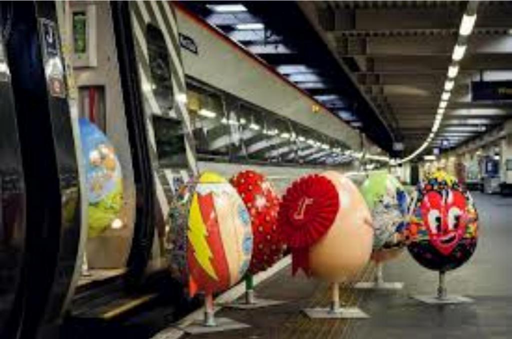 NetworkRailBHM's tweet photo. @VirginTrains Do you think they have a first class ticket? #EasterWork #CheckBeforeYouTravel @NetworkRailEUS http://t.co/UfetlDFKY2