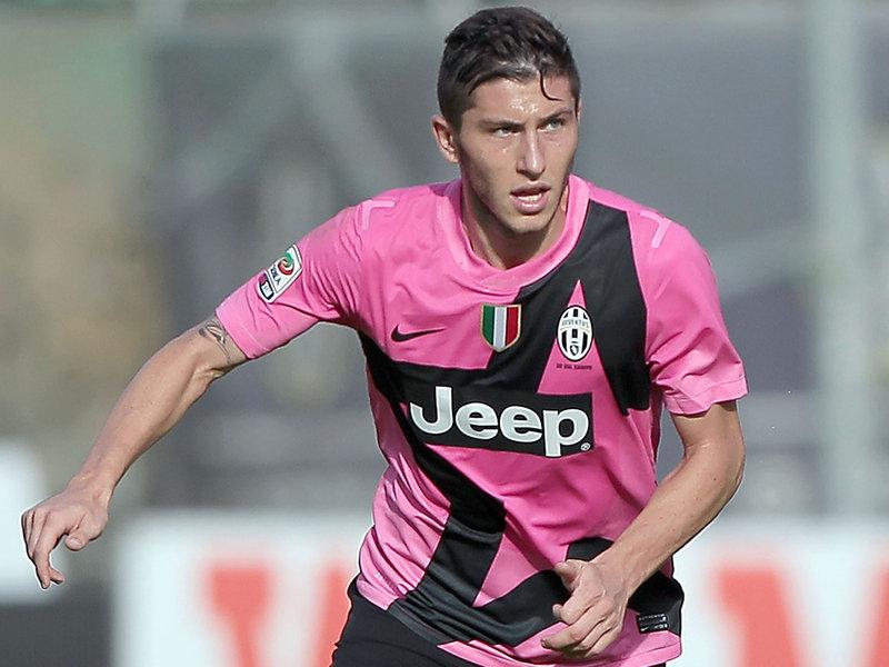 Happy 25th Birthday Juventus\ Luca Marrone. He\s made 23 Appearances & scored 1 Goal. He has won 3 Trophies. 