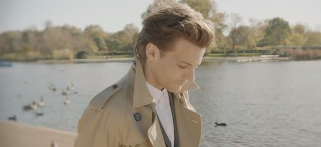 angiestigma's tweet photo. RT THIS AND MUST BE FOLLOW FOR A FREE DM WITH LOUIS. DOING EVERYONE WHO RT IN TWO HOURS #VoteUKDirectioner #KCA http://t.co/i72Alig2Q7