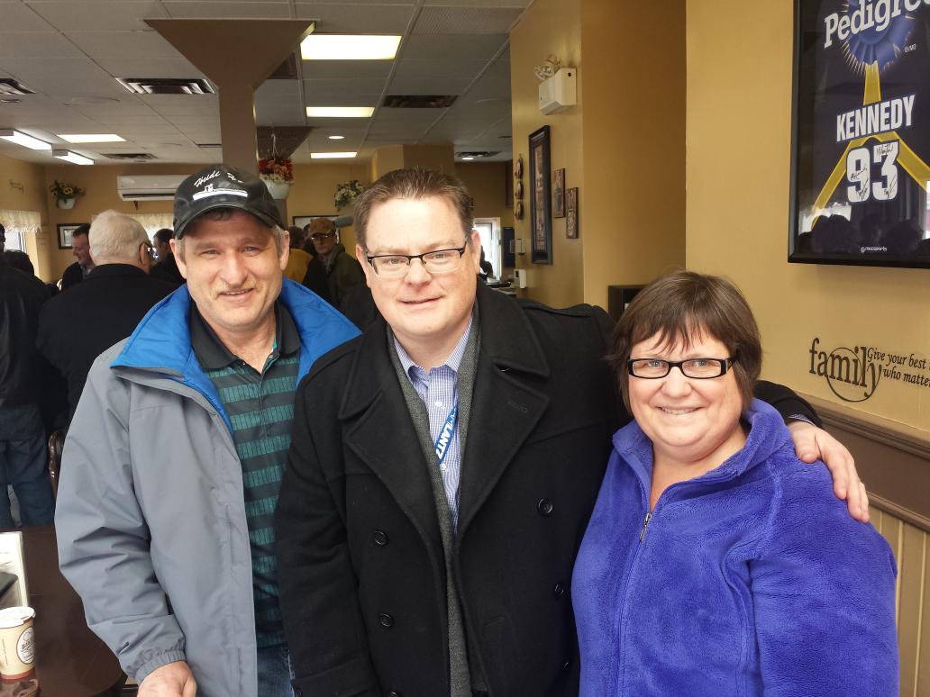 Coffee time at Bakin in #Summerside with St. Eleanors residents Gerry and Dianne Burt #ToryTour  #commUNITY  #peipoli
