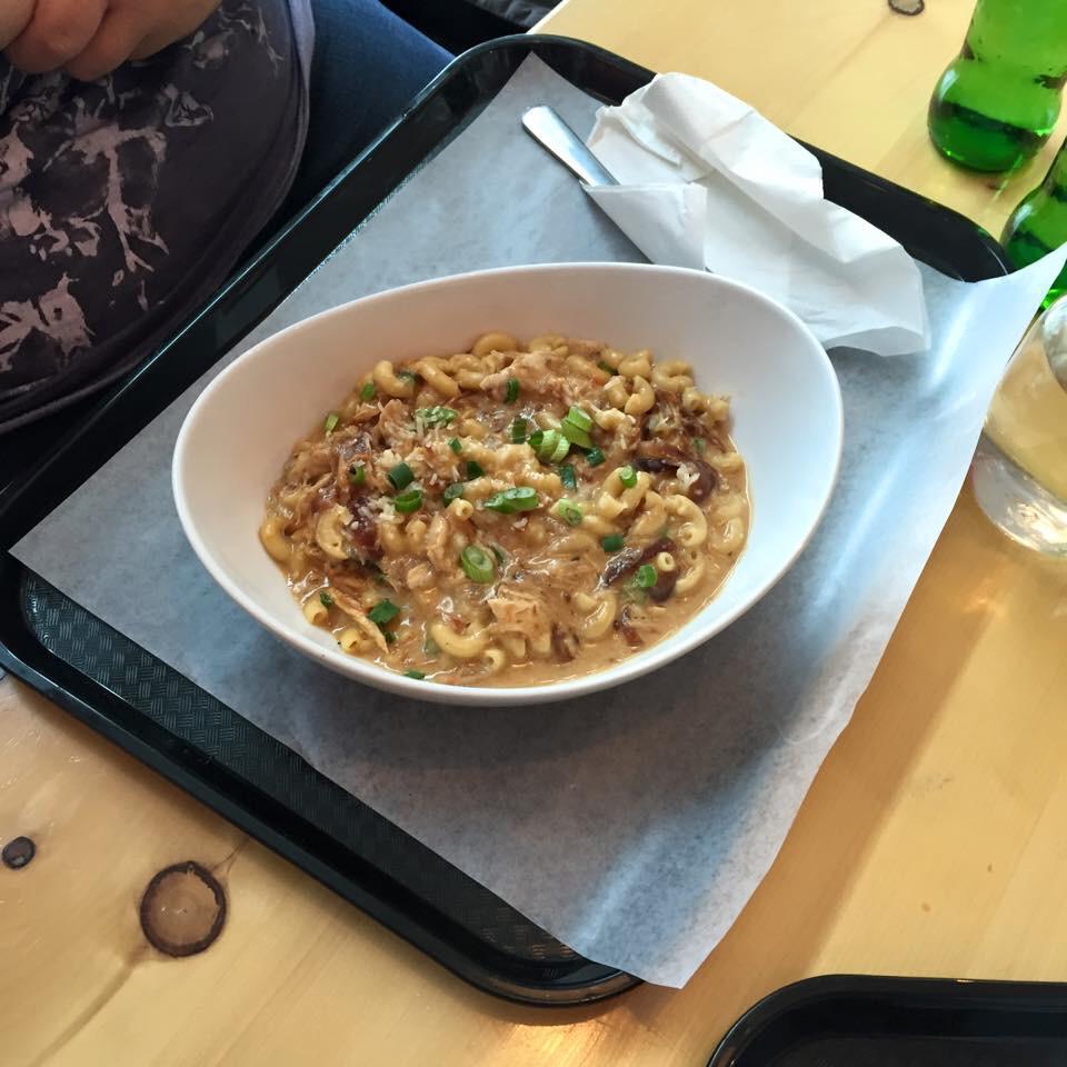 lillsearl88's tweet photo. @eatsbycheflive .. Another awesome lunch, thanks for accommodating my mom's allergy. You rock!! @Lahrlor http://t.co/aIfposuMZu