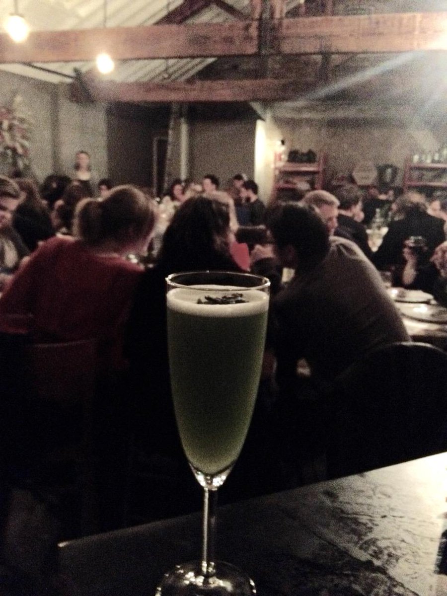picklethatguy's tweet photo. Drambellinis are up @beehiveplace @drambuie Come taste the #bestofbritain http://t.co/fM3MgfznI0