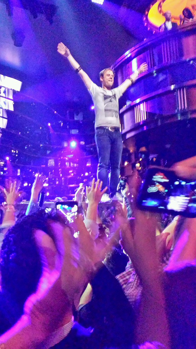 davidjinpark's tweet photo. Armin started his residency last night at #omnia with a BANG! #stateoftrance2015 http://t.co/tZ0lJBqt8Y
