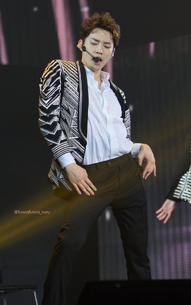 fuwafuwa_ruru's tweet photo. 150328 2PM Go Crazy in Jakarta #2PMJKT #JUNHO http://t.co/nCs0G47tvF