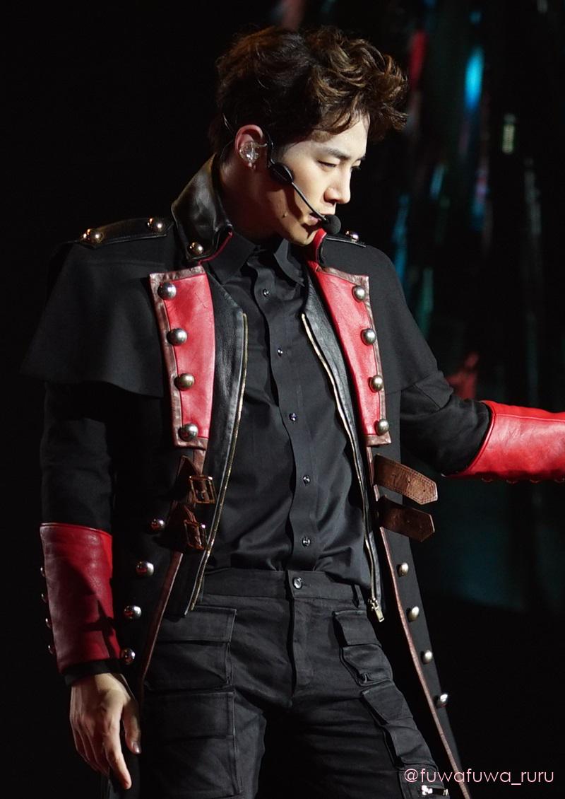 An13121's tweet photo. "@fuwafuwa_ruru: 150328 2PM Go Crazy in Jakarta #2PMJKT #JUNHO http://t.co/UPXHbV4lWI"