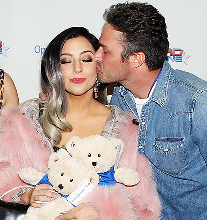Happy 29th birthday See her and Taylor Kinney\s road to romance:   