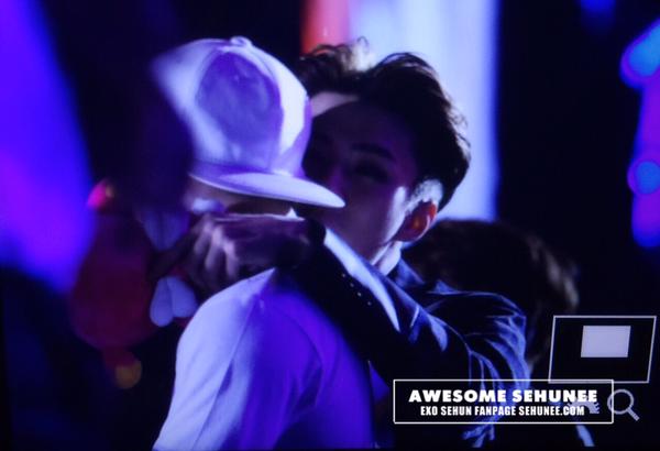 k_kimiiii's tweet photo. Jackson and Sehun today? Ok, that's it. Jackson is officially close with everyone. That's some #JACKHUN right there. http://t.co/It36GcV8da
