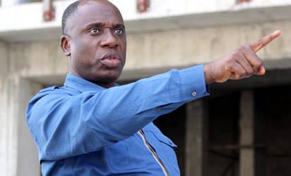 SaharaReporters's tweet photo. Gov. Rotimi Amaechi is calling for cancellation of voting in Rivers due to rigging. RT=Agree, FAVORITE=No! @SaharaTV1 http://t.co/prdszBGt8C