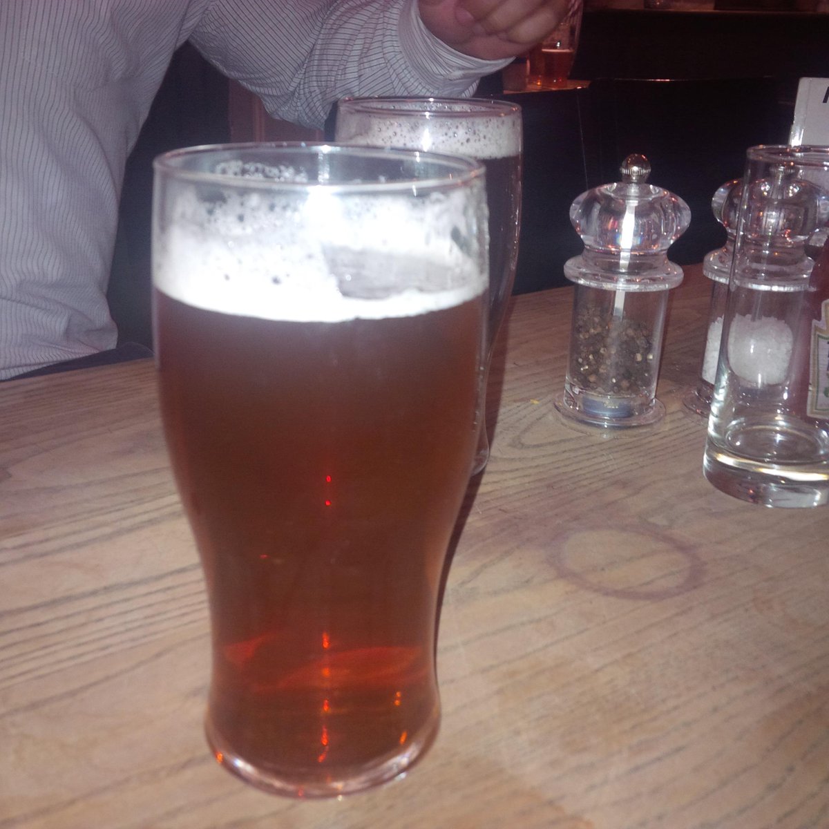 simonmardle's tweet photo. Chilled out london boozer on Saturday night with great company. What could possibly go wrong? http://t.co/SyH2EtJl3h