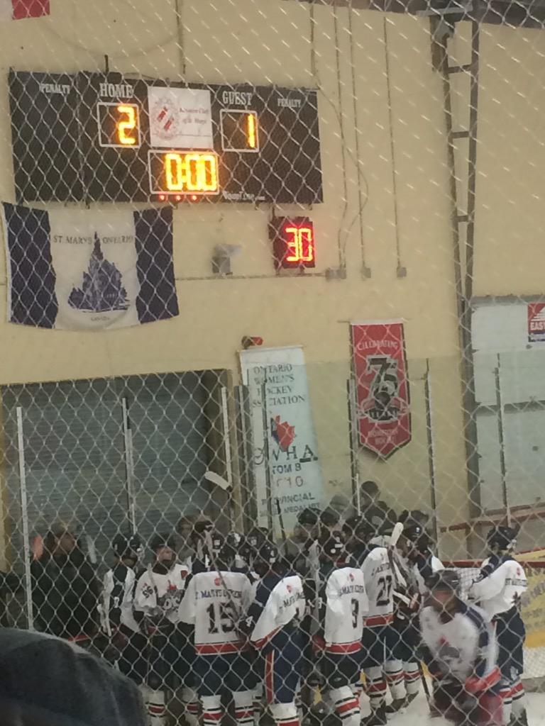 strathjrae's tweet photo. Way to pull it off @StMarysRock_BB good luck in game 5 #shamrockrepresent #redhats #omhafinals http://t.co/d7R3Klm8N3