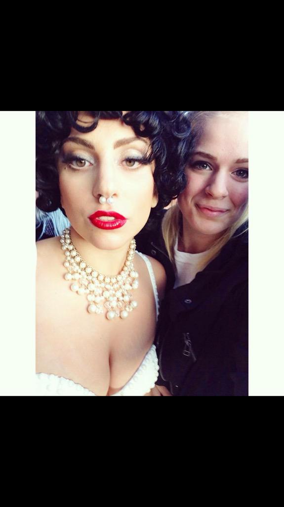 kahahaharin's tweet photo. Waaah happy birthday best @ladygaga !!!! http://t.co/aoD2LWuE2V