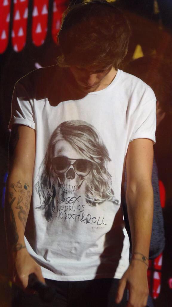 wallsltomlinson's tweet image. ME MATA DE ME FUDER