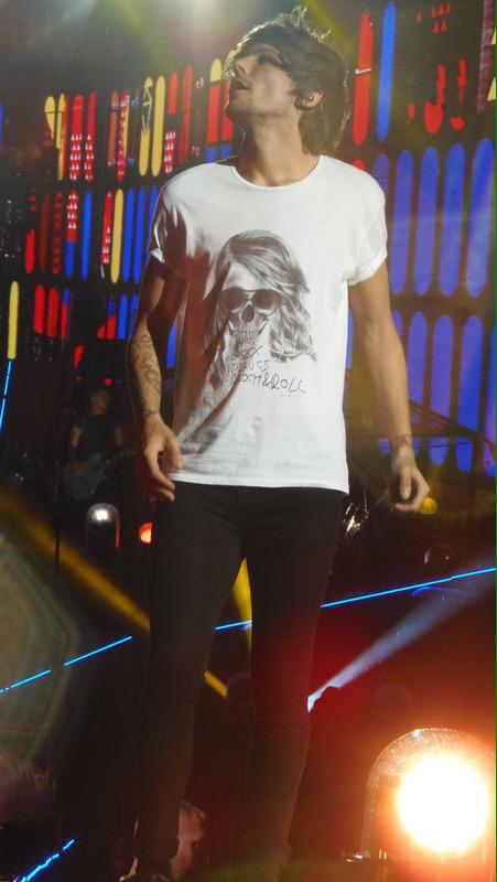 wallsltomlinson's tweet image. ME MATA DE ME FUDER