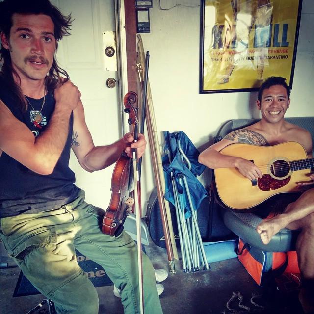 NJguitarlessons's tweet image. skilletlickerdesigns.com Working on some new tunes for the tour.  Feelin' good on a Friday! #bluegrass #banjo #fidd…