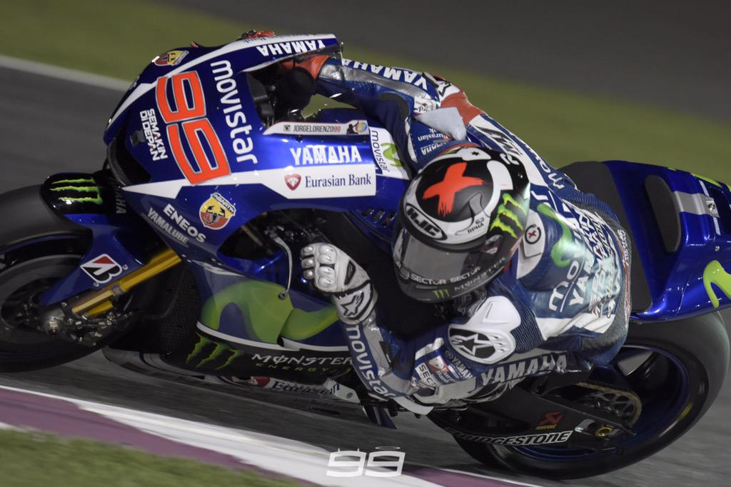 lorenzo99's tweet photo. ¡Mañana tocará dar el 110%! / Tomorrow we have to give 110%! #keepfighting @YamahaMotoGP http://t.co/t6jNqma7CX