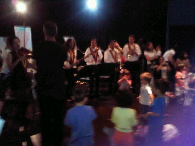 #ProgramaNIS Concierto Didáctico <a href="/NclSanantonio/">Nucleo San Antonio</a> <a href="/MayorcaAJ/">Antonio Mayorca</a> <a href="/naranjoguajeo/">Alfredo Naranjo C.</a> <a href="/LatcaribenaSAA/">Orq Latinocaribeña</a> <a href="/MendezLeo06/">Leonardo Méndez</a> #Amor