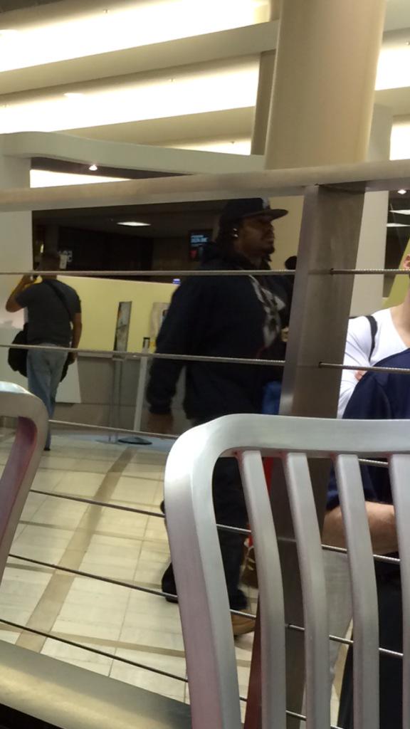 JaredGroce's tweet image. Just met Marshawn Lynch at LAX while watching Kentucky and ND. Surprisingly not the nicest guy I've ever met #sarcasm