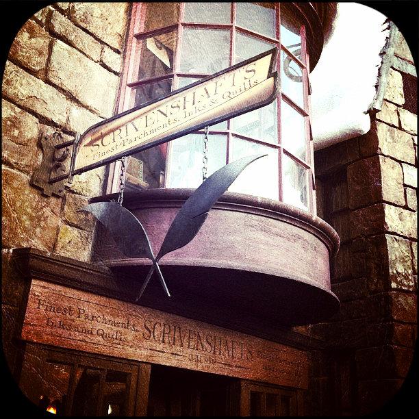 Aquí encontrarás la pluma de tus sueños, desde las más doradas hasta las de color negro mate #Pottertty