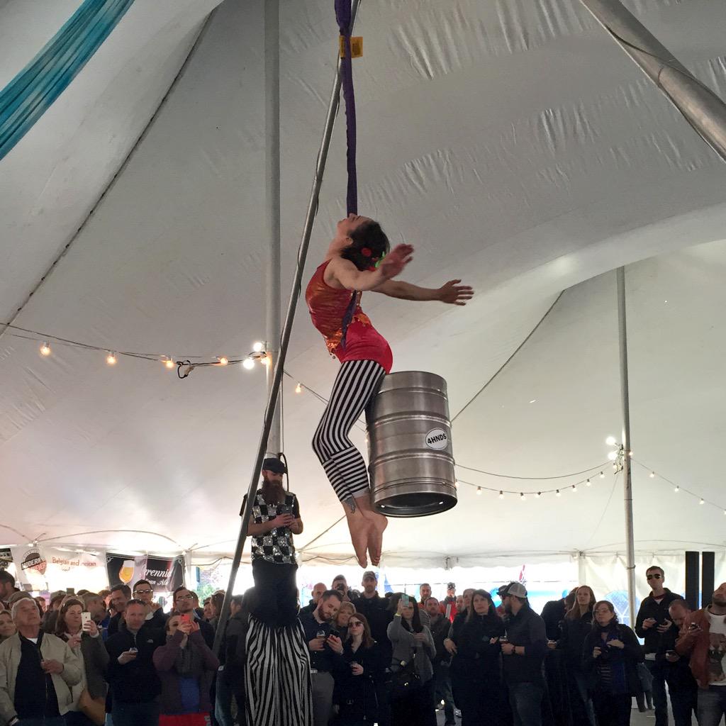 YogaBuzz's tweet photo. My friend Meg-a-legs is now Meg-a-keg-a-legs! #Lupulin2015 @4HandsBrewery http://t.co/OiKKl1Y91r