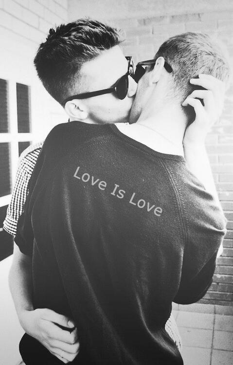 SuperGuyD's tweet photo. #LoveIsLove http://t.co/qqohU3KtAq