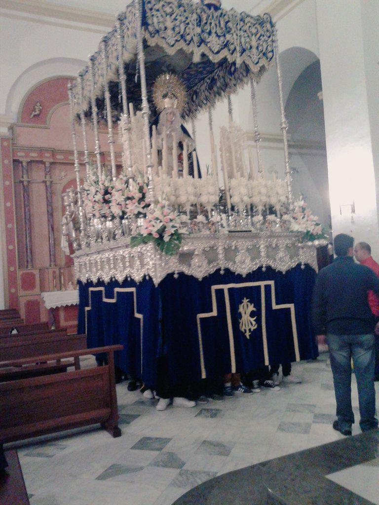 fer_rs5's tweet photo. A pocas horas de que salga la Reina del Domingo de Ramos 👌 http://t.co/27z9LBH9N2