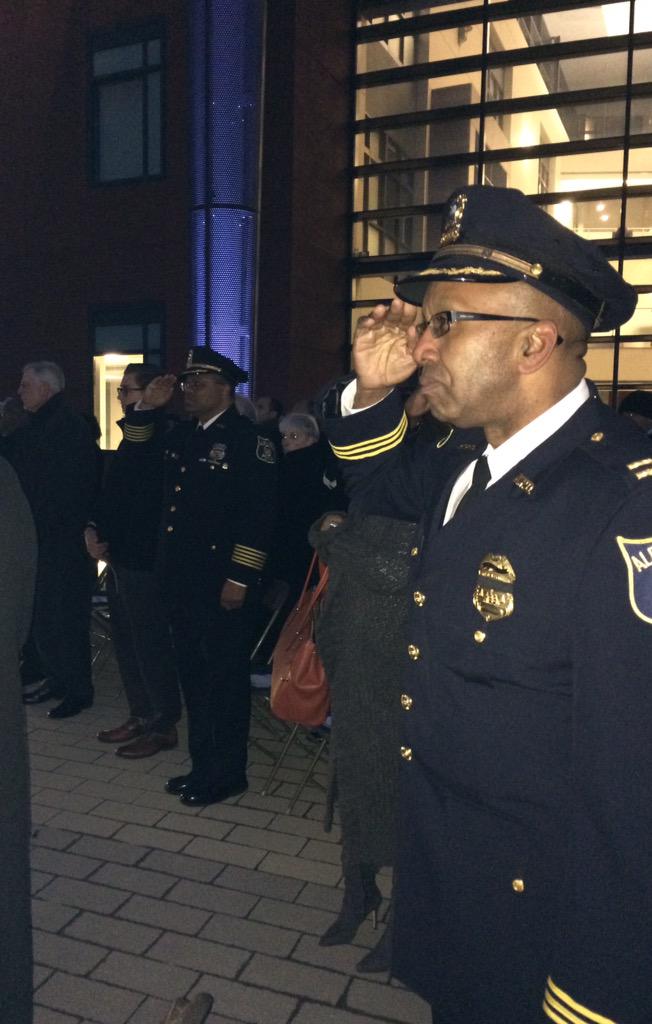 AlexandriaVAPD's tweet photo. Not a dry eye in the courtyard as Sgt. Cindy Scott plays Taps on the bugle. #APMemorial http://t.co/XTm0ZweTQp