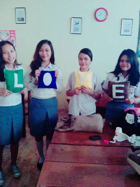 NdesoF's tweet photo. Yeaaayyy selesai juga tugasnya\(',')/ http://t.co/MdFNDux70e