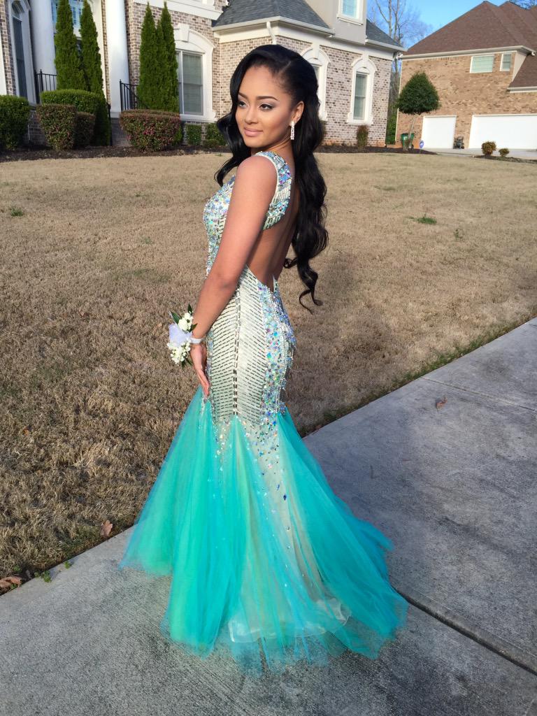 kyrakardashian_'s tweet photo. “@_JasmineNoelle: “@FentyFanatic_: #slayette 💎💎 http://t.co/xNaHDo2Ozv”😍😩Prom goals”😍