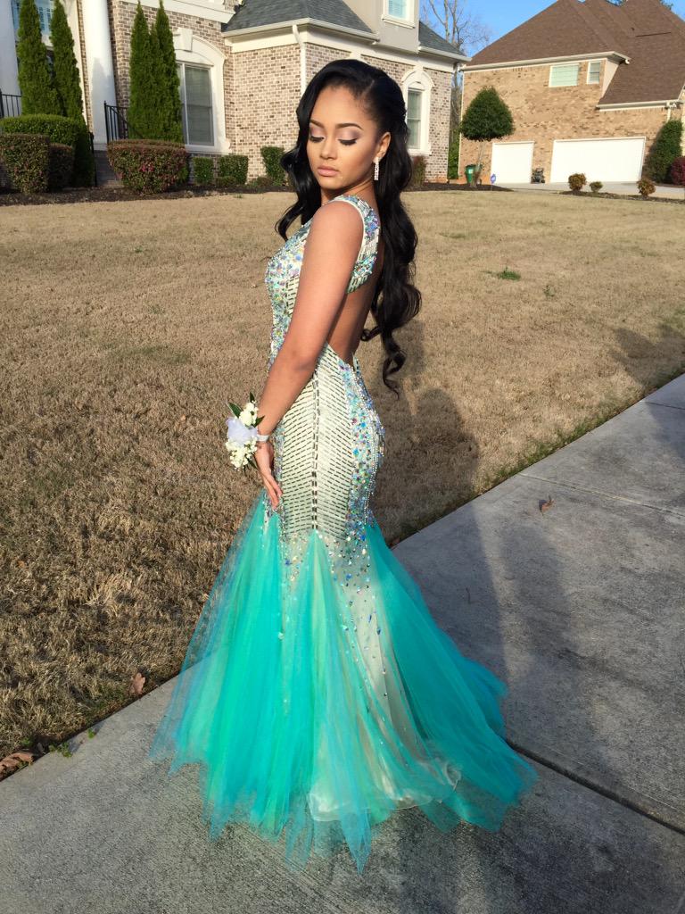 kyrakardashian_'s tweet photo. “@_JasmineNoelle: “@FentyFanatic_: #slayette 💎💎 http://t.co/xNaHDo2Ozv”😍😩Prom goals”😍