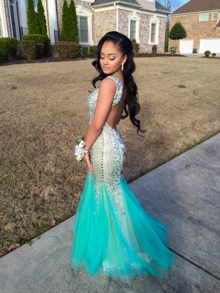 kyrakardashian_'s tweet photo. “@_JasmineNoelle: “@FentyFanatic_: #slayette 💎💎 http://t.co/xNaHDo2Ozv”😍😩Prom goals”😍