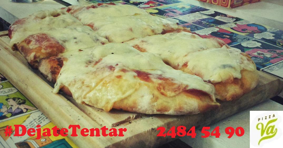 PizzaVa's tweet photo. #Fugazzetta (#Panceta #Cebolla #Morrón #Muzza) con una rica @cervezapatricia #Delivery 2 484 54 90 o @pedidosya http://t.co/hD5XblyLAM