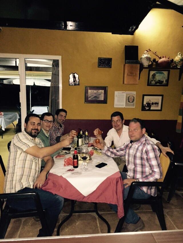 Pasando una gran noche con. <a href="/zumbi99/">Gabriel Parra Gonzál</a> <a href="/ivegrado/">Ivan Vera Granado</a> Guille y antonio