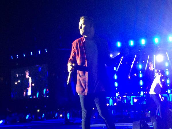 5SOS1DAlert's tweet photo. 4/5 performing in Johannesburg yesterday night! #SADirectioners #OTRASA http://t.co/WX357EEB8Z