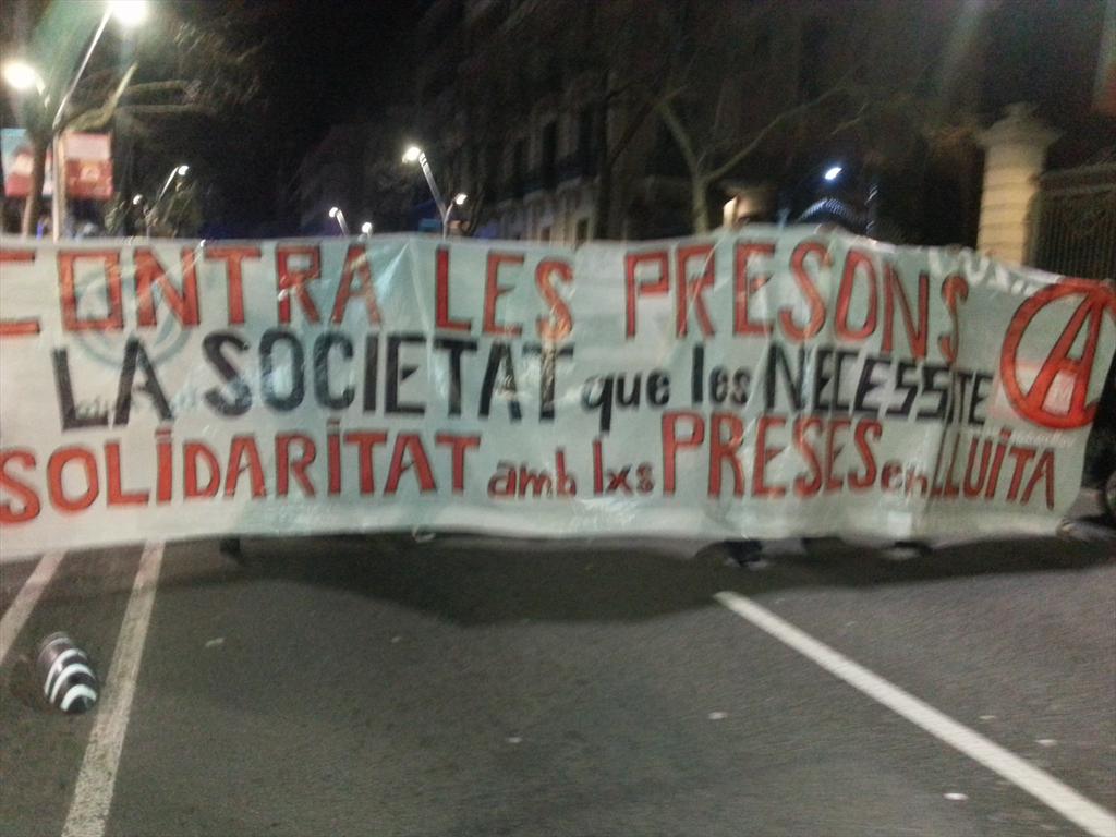 achaycharrua's tweet photo. #Bcn hoy Manifestación encontra de las Prisiones y en #SolidaridadPresxs  #BecerraVivo y @BecerraLibertad http://t.co/gY5JQBPB4R