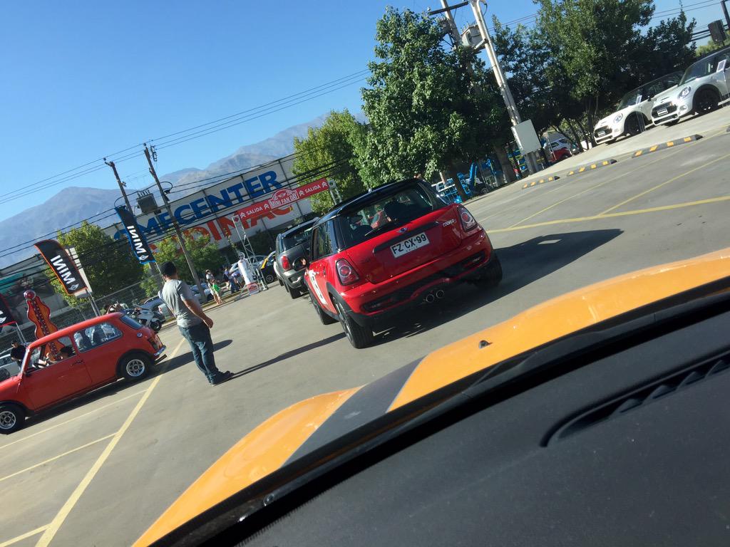 Lhuis's tweet photo. Entretenida ruta hoy con los amigos de @mini @CooperClubChile @clubminimania #MiniFanDay #Chile 😉👍 http://t.co/Itqtywr1KX