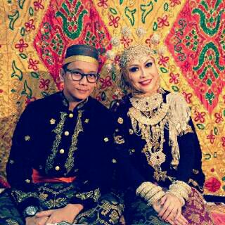 selamat menempuh hidup baru mas <a href="/bani_seventeen/">BaNi</a> &amp; mbak <a href="/cindriwhy/">dr. cindri</a> semoga bahagia dan sehat selalu...