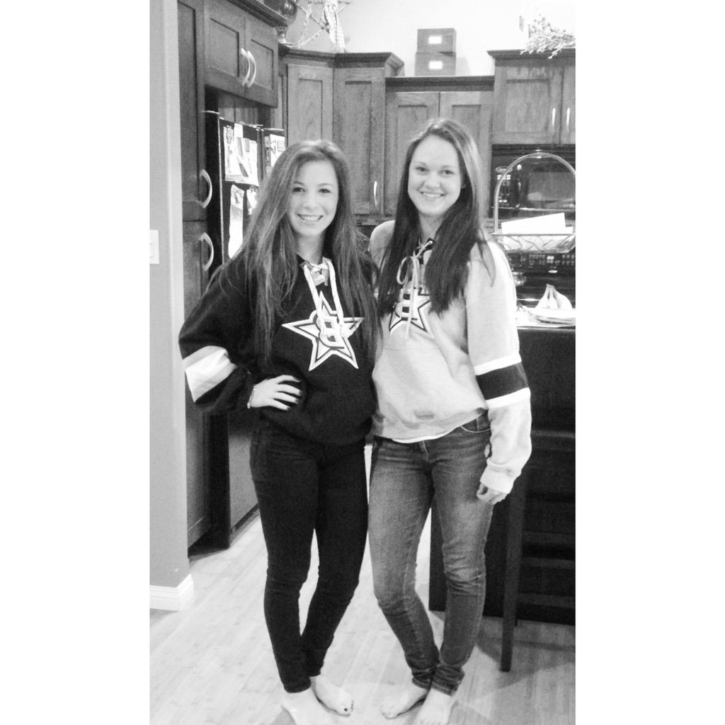 jill_stang's tweet photo. Very last home game with this girl tonight💙 #GoStars #GirlfriendsOfTheYear http://t.co/Q4G7hjMP5P