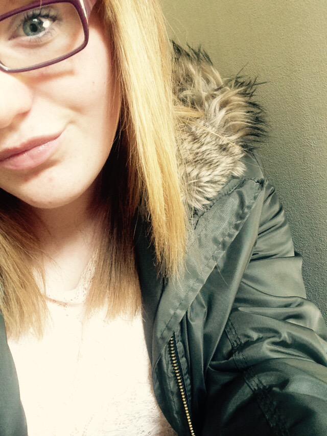 molly_elsmore's tweet photo. Half🍓 http://t.co/9JSXJ8Snuq