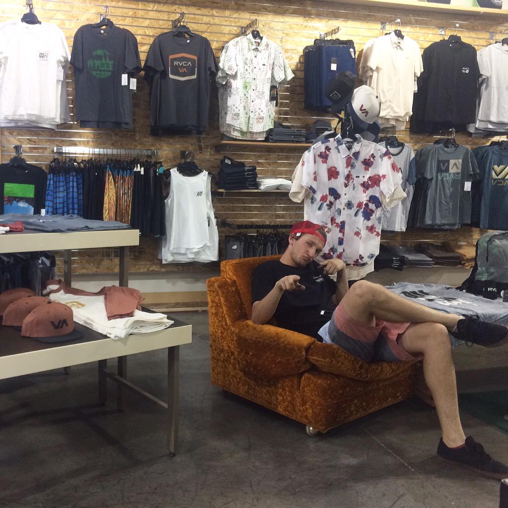 powderandsunlv's tweet photo. Come chill and shop while looking for some clothes on the NEW RVCA wall. #SupportYourLocalBoardshop #PowderandSun http://t.co/VYCStJeo3v