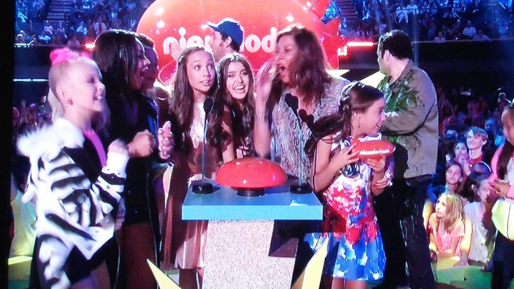 DanceMomHolly tweet picture