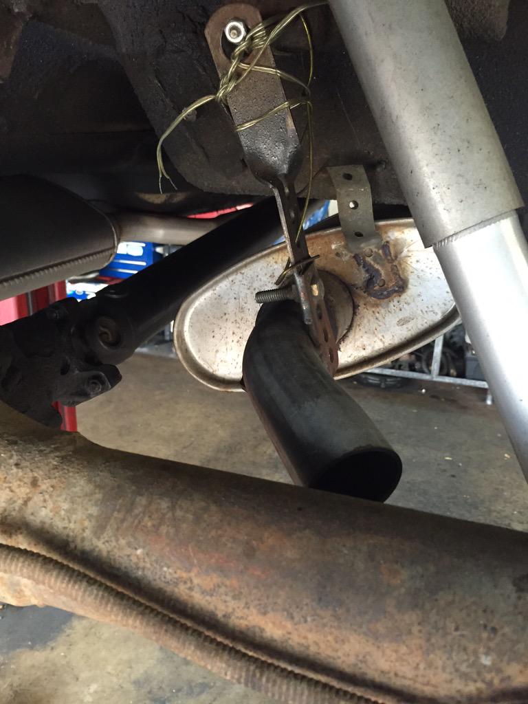 JaxAutoRepair's tweet photo. I could think of a better placement for this and is why is there speaker wire... http://t.co/es4j2gMljN