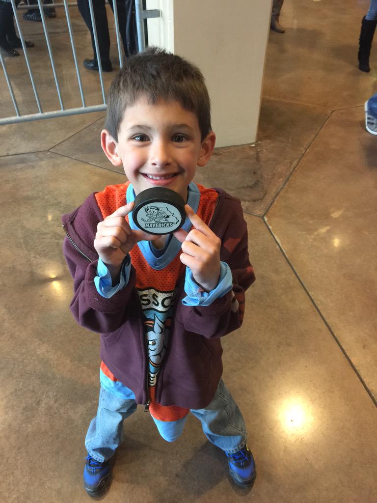 AMOSFERNANDEZ21's tweet photo. @MissouriMavs Another Mavs fan @ChrisMays25 gave my son a puck tonight at the game! #rockoutwithyourpuckout http://t.co/inVaV3iF9K