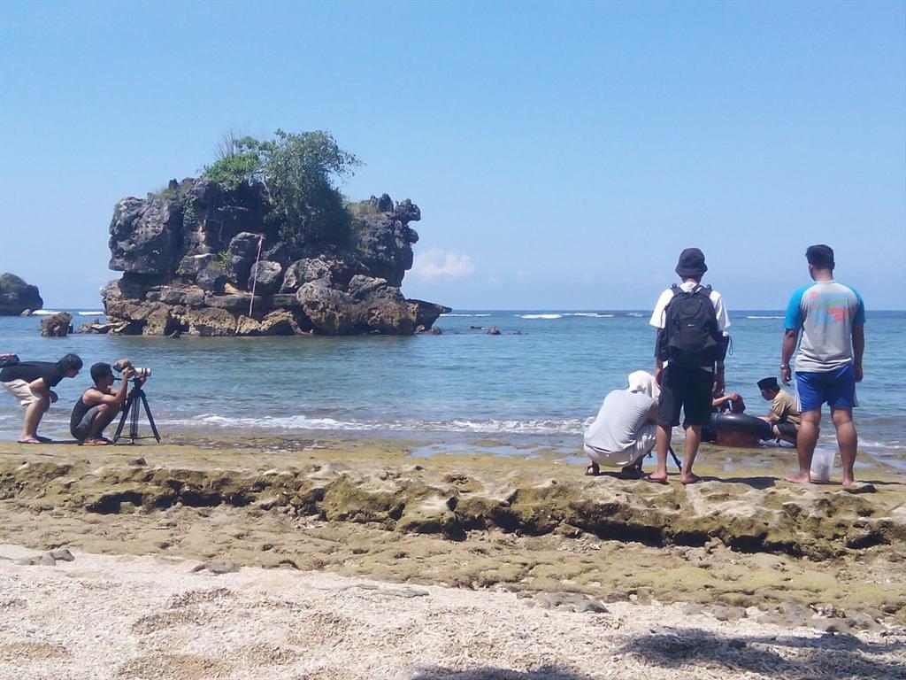 Dan ini kegiatan kami bersama RTV selama shooting program ramadhan "Tulus" episode Jawa Timur 😊