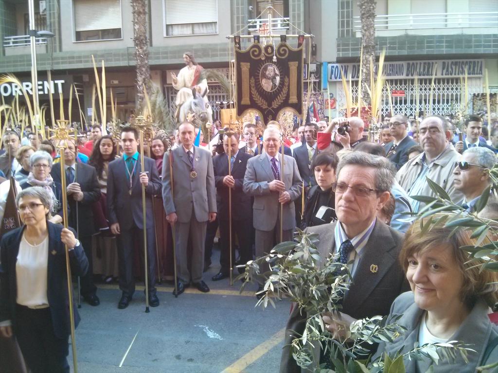 SSantaTorrent's tweet photo. Bendición de Ramos #SStaTorrent15 http://t.co/aygm3cU8zg