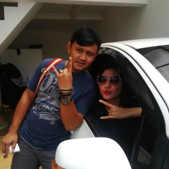 Rikiher91238963's tweet photo. Tante lerry sama a hj ugie ,hehe @eiiyooo :D :D :) http://t.co/vnL3iC3mat